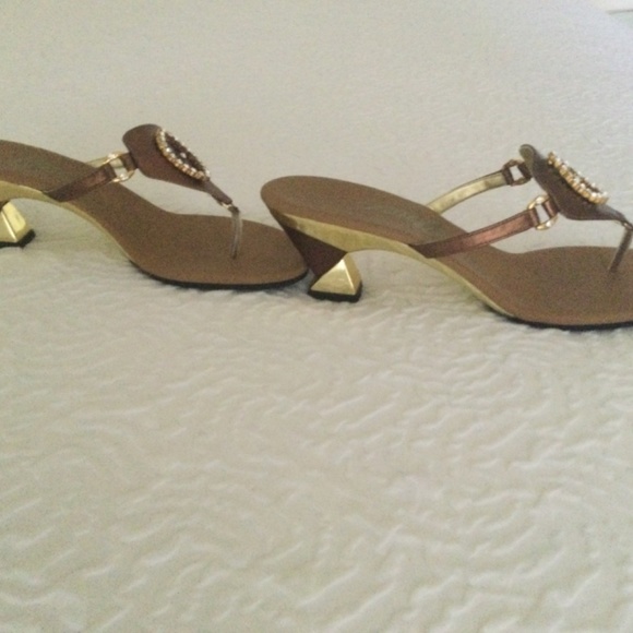 Stunning Bronze Onex Sandal 8 - Picture 4 of 4